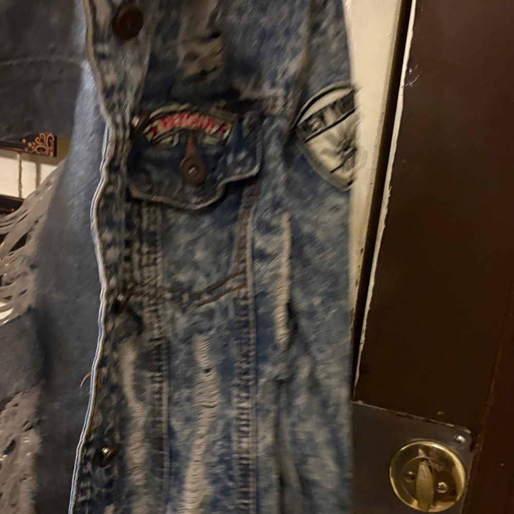 Blue Topaz Distressed Denim Jacket with Patches - Picture 4 of 4